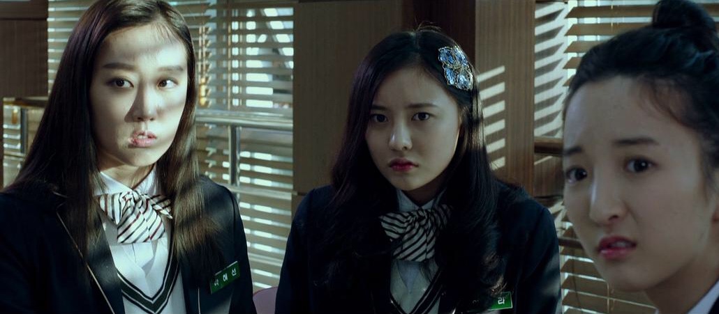 韩国电影《蚯蚓》,比鬼怪更可怕的是什么?