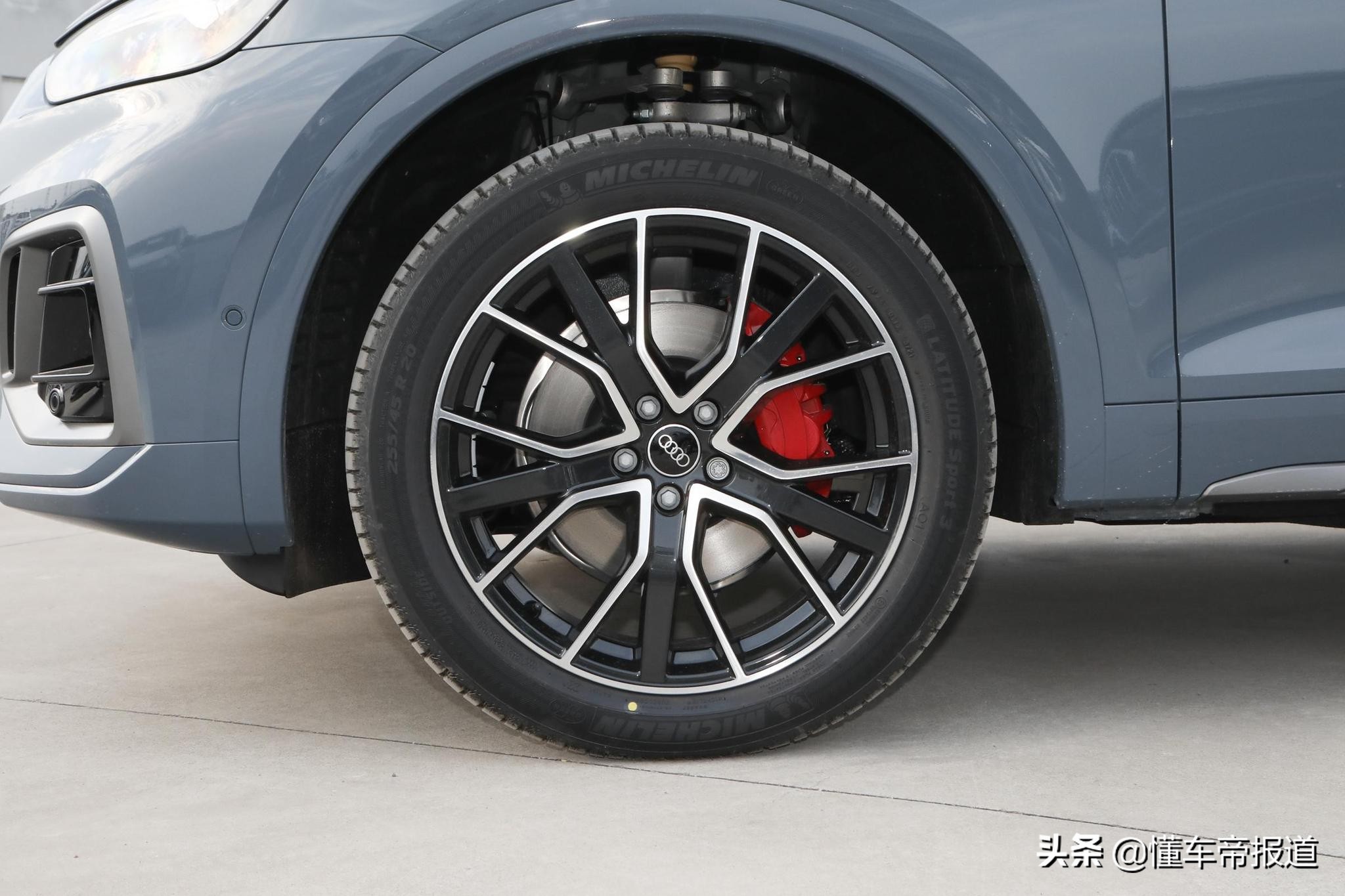 新车 </p><p>　　 售价42.26万元，奥迪Q5L RS套件燃速型有望亮相广州车展