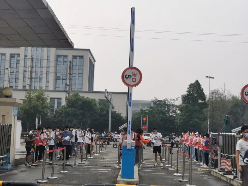 四川高职单招参考人数再创新高，90所高校招生超21万