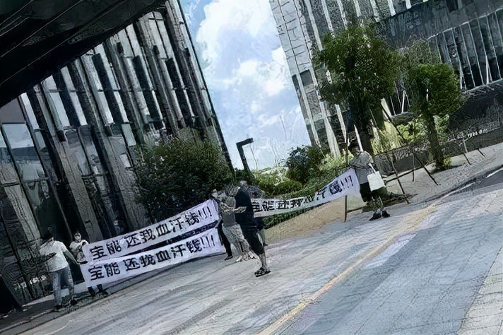 烧光百亿，敢从宝马挖人！中国后台最硬神车，竟惨到卖厂还债？