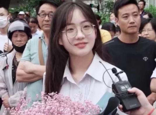 21年“高考分数线”涨还是跌？教育专家说出看法，中等生一本有望