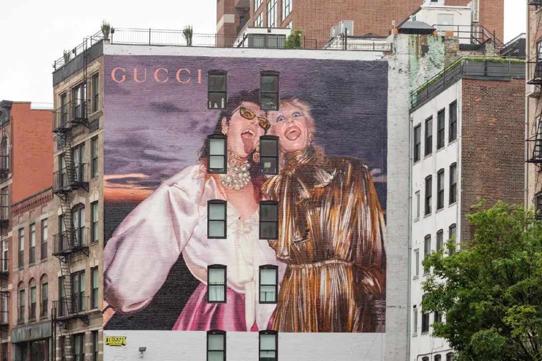 Prada 在中国开菜市场，全场平价通通平价，不涨一分钱