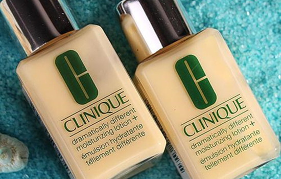 秋季又到使用乳液的季节了，要说乳液首推倩碧小黄油