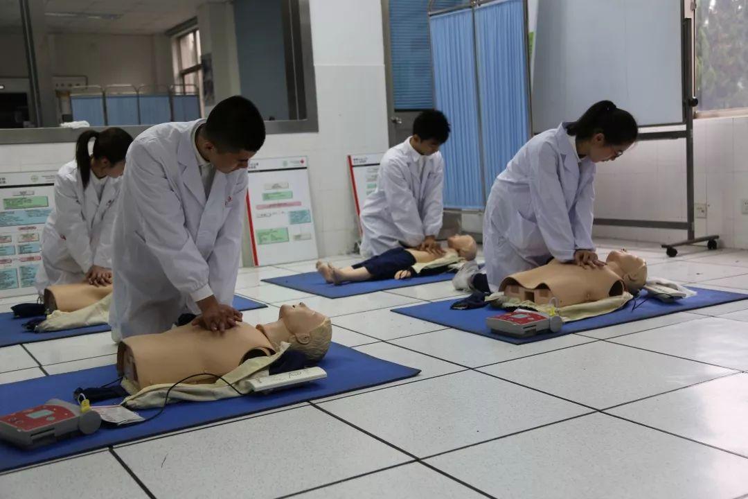 清华医学院（大学纷纷开办医学院）