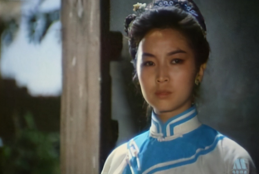 香港女打星靠苗翠花走红，曾批章子怡不配打星，现成国家一级教练