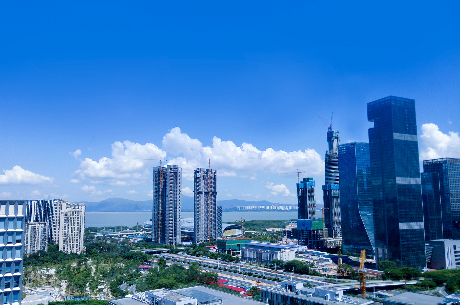 深圳大学VS暨南大学，六个维度横向对比，分数低一定没优势？