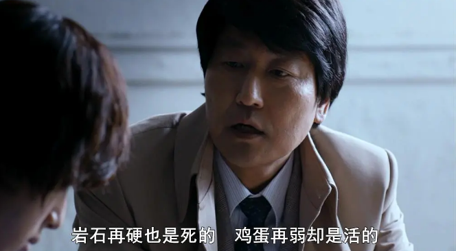 坚持反思社会现实，为正义而活的《辩护人》告诉你韩影成功的原因