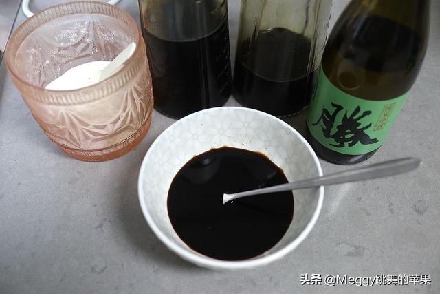 再也不吃外面的鳗鱼饭了，自己做的好吃又省钱，香嫩肥美真过瘾