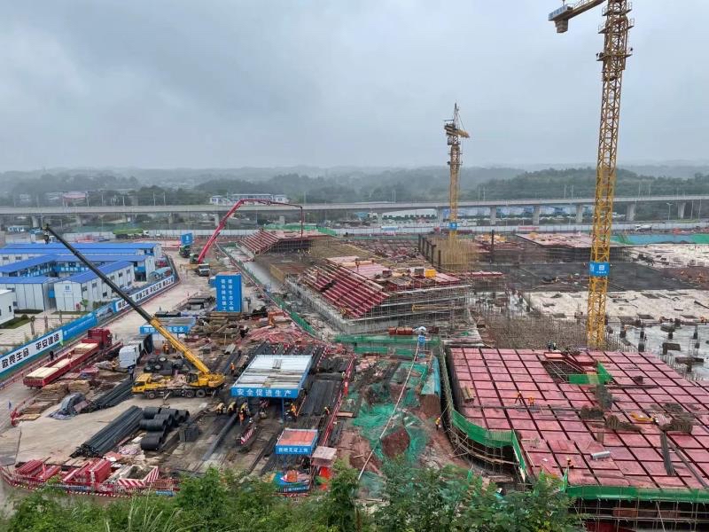 中国民航飞行学院天府校区首栋单体建筑封顶