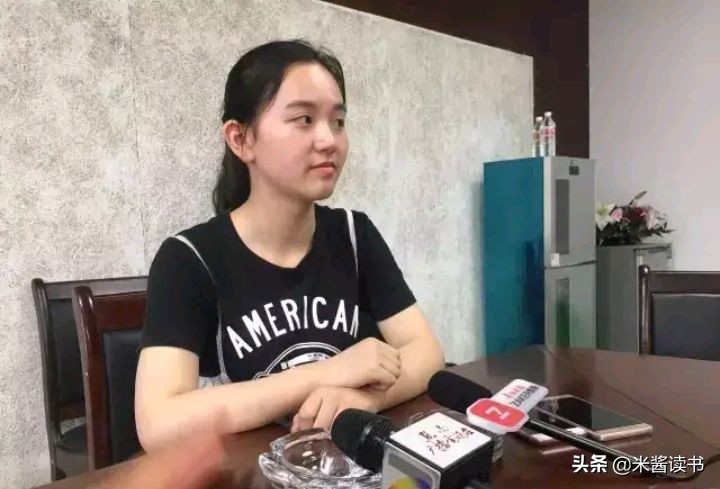 贵州女孩坚持一个习惯养成学霸，数学满分，720分摘状元上北大
