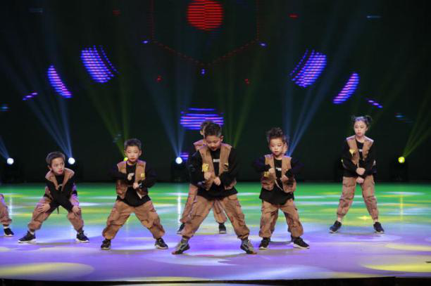 报名开始！街舞、芭蕾舞、拉丁舞、瑜伽……体育舞蹈公益课学起来