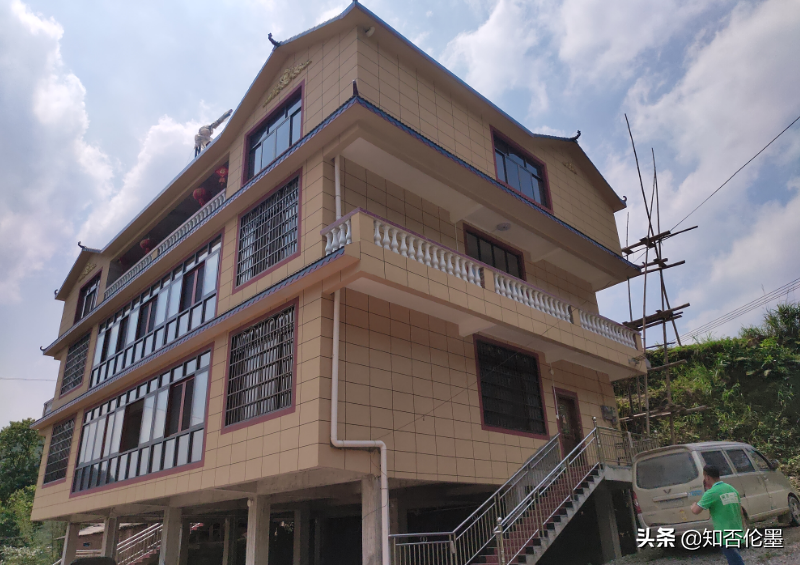 真石漆包工价格农村外墙喷