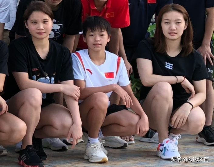 小可爱!全红婵随广东队出早操没睡醒犯困,全队玩海上蹦极自由落体