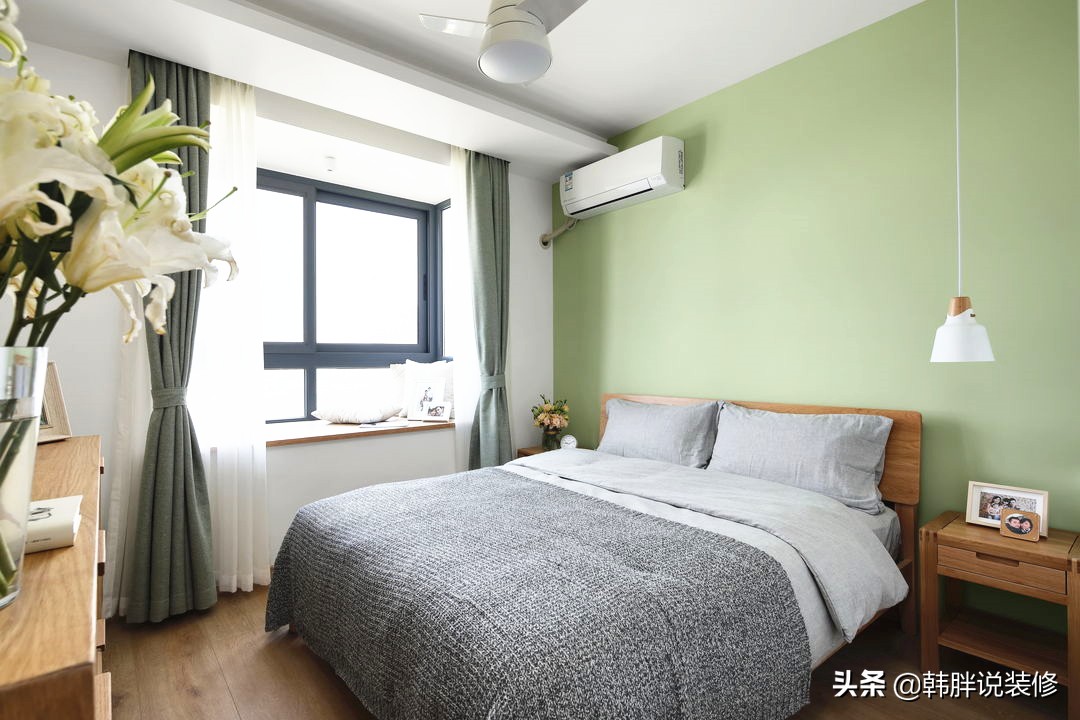 四口之家的96㎡新房，电视墙改造成书柜，双胞胎女儿房是最大亮点