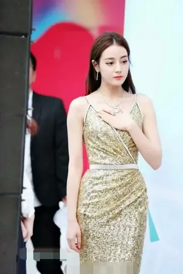 迪丽热巴VS古力娜扎,两位来自新疆的女星到底谁最好看?