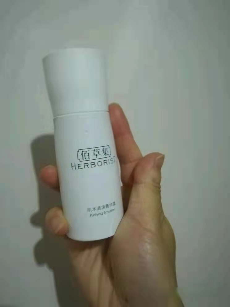 水乳不一定大牌才好用，这四款被忽略的国货水乳，保湿又补水