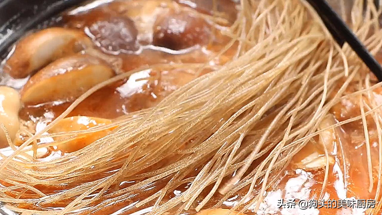 长假在家不想做饭，教你一个做法，土豆牛肉一锅炖，能吃两碗饭