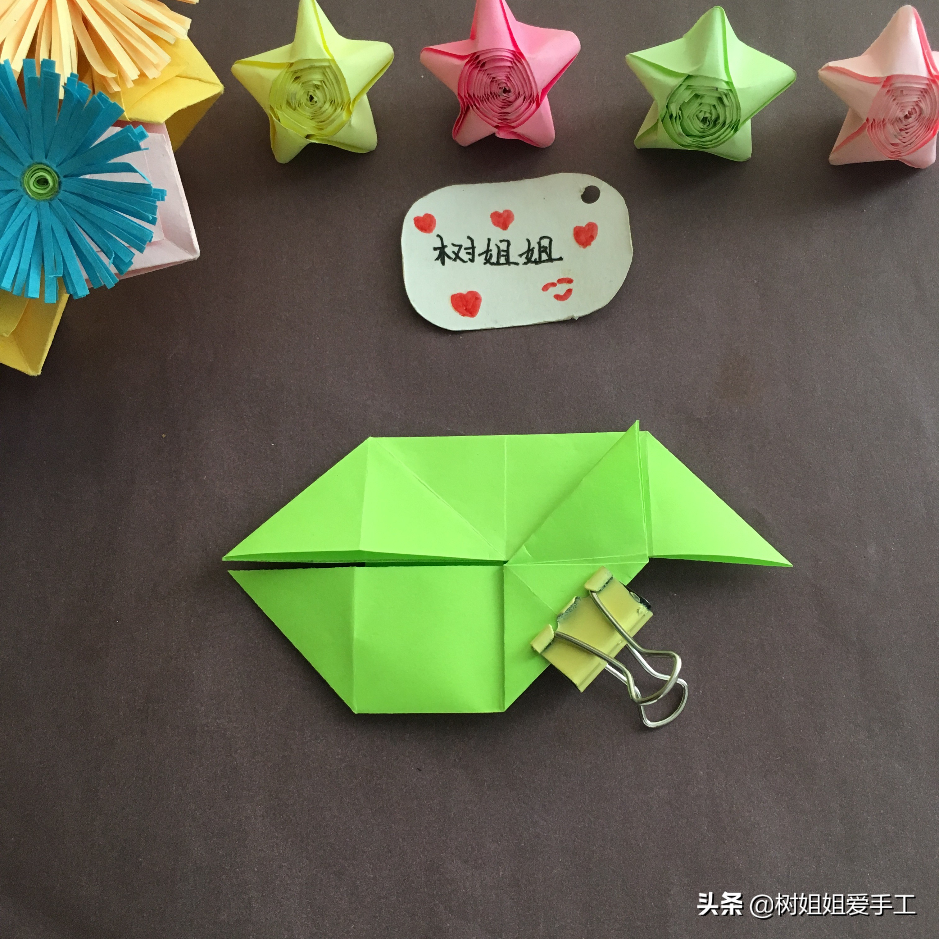 动物折纸:可爱的小鱼,只需要1张正方形纸