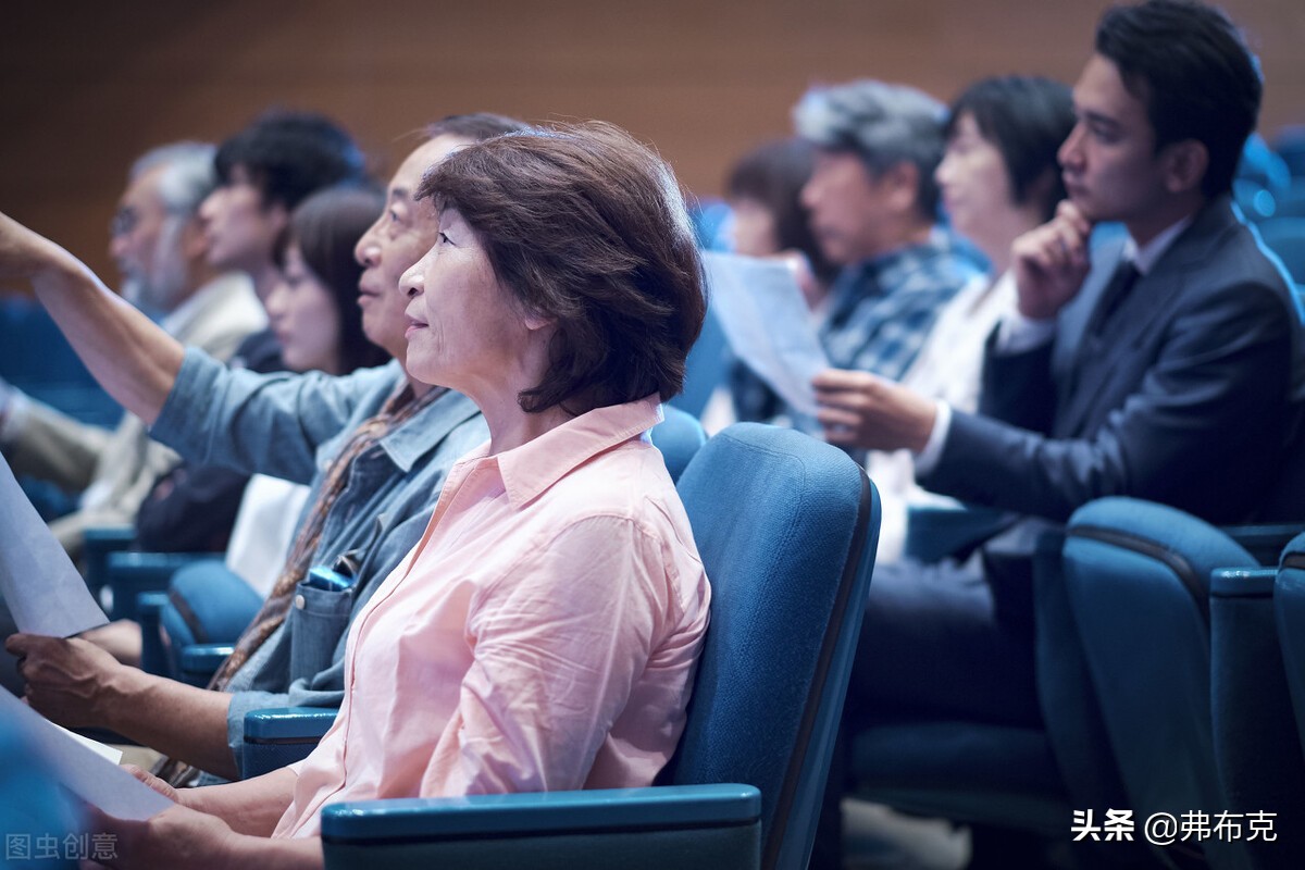 会议接待礼仪倒水服务（昆明会议服务公司）