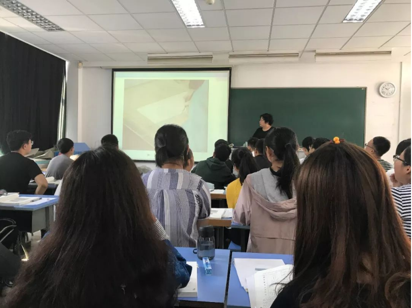 大学选修课很重要，会对未来发展有帮助，千万不要轻易的就忽略掉