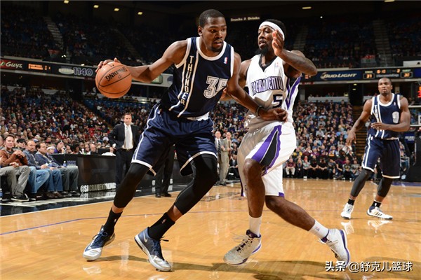 nba地板为什么有特效(解密NBA地板有何讲究，多久换一次，用什么材质做成的？)