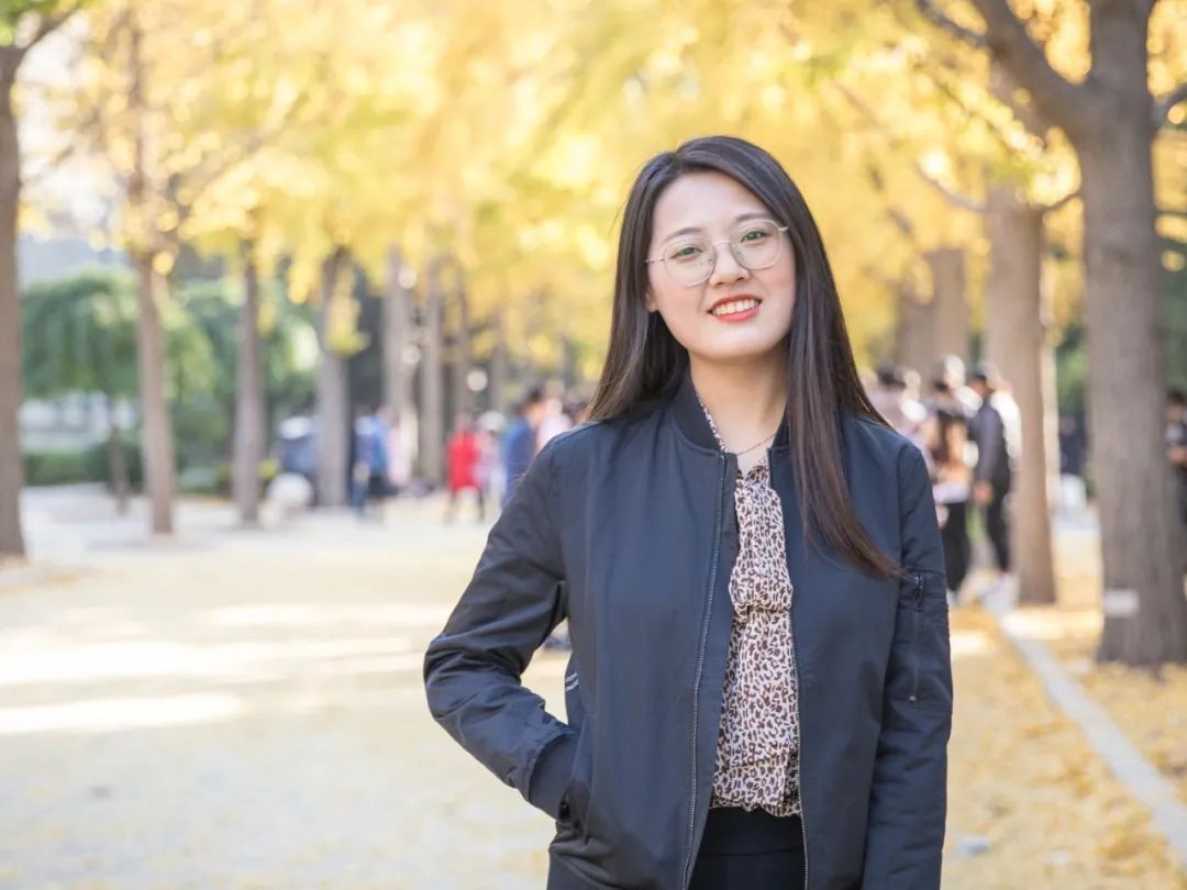 惊艳！北京“双一流”名校2021级新生辅导员集体亮相，网友：眼前一亮！