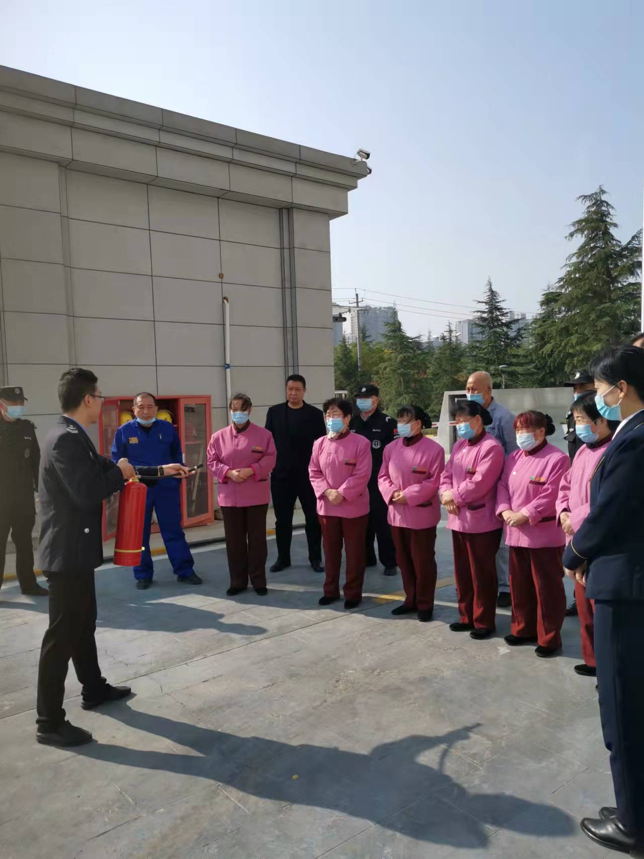 西安未央法院组织开展消防安全知识培训演练