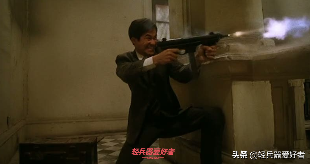 港片的枪战美学巅峰！看看当年的天王大战用了哪些轻武器