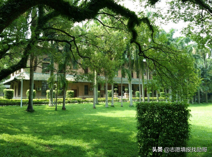 这所大学，华南第一学府，广东高校“一哥”，还是中国最美大学