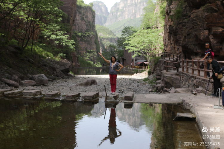 冯延吉：春游万仙山景区