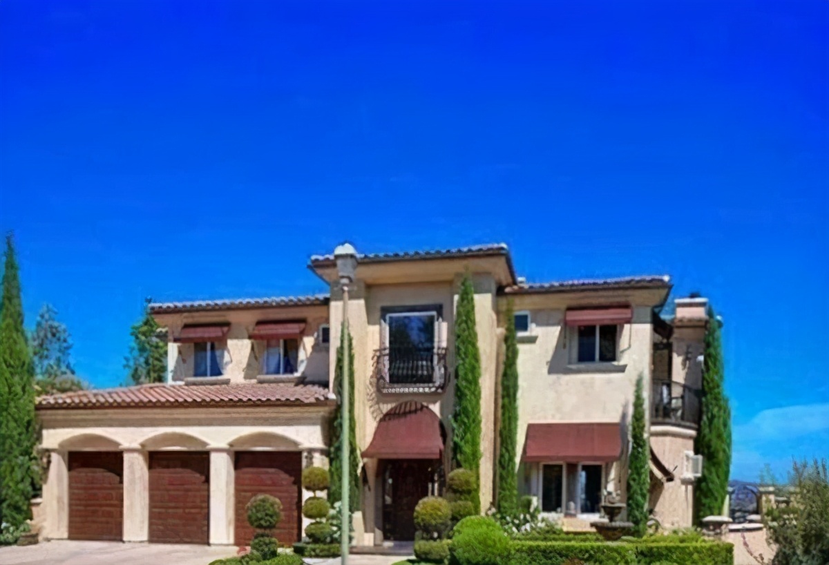 超女何洁的劲爆情史，和释小龙分手后高调嫁人，与前夫互爆黑料