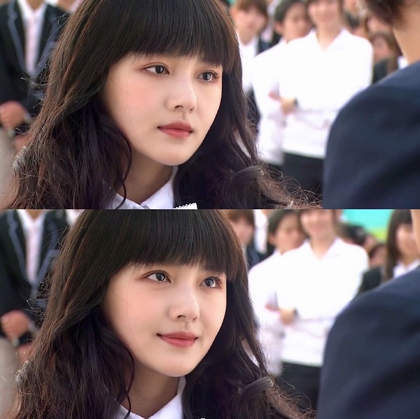 在出演《泡沫之夏》里面的尹夏沫时34岁,那部剧我觉得大s真的绝美