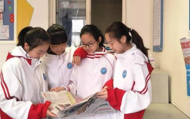 “天价校服”让家长苦不堪？教育部发表明确规定，中小学生有福了