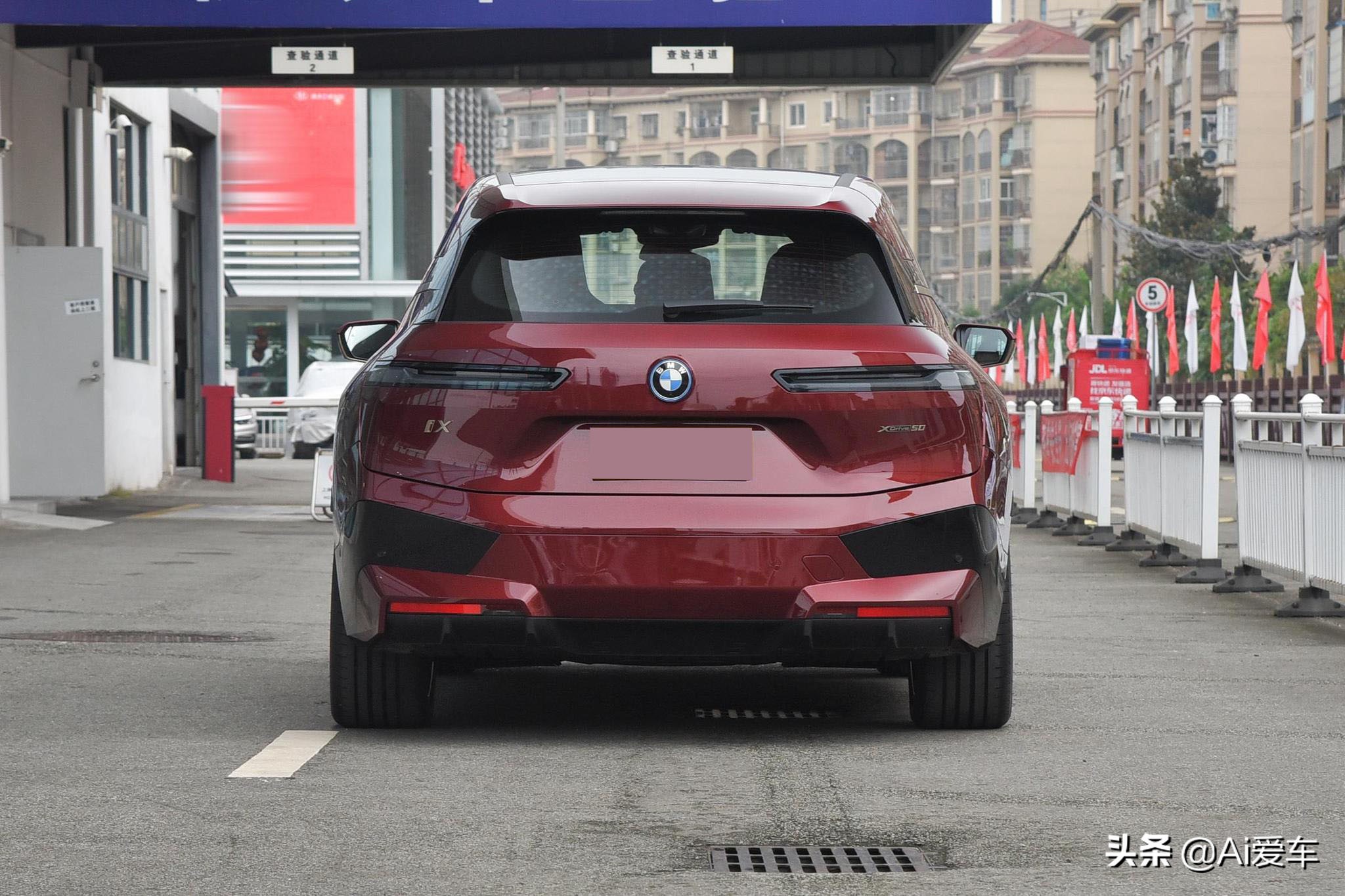 665公里长续航，进口德系豪华大尺寸性能SUV，破百4.6S，宝马iX