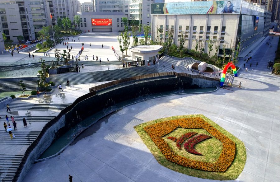 「十堰」年薪30万！十堰一所学校面向全国招聘教师！五险一金！包食宿