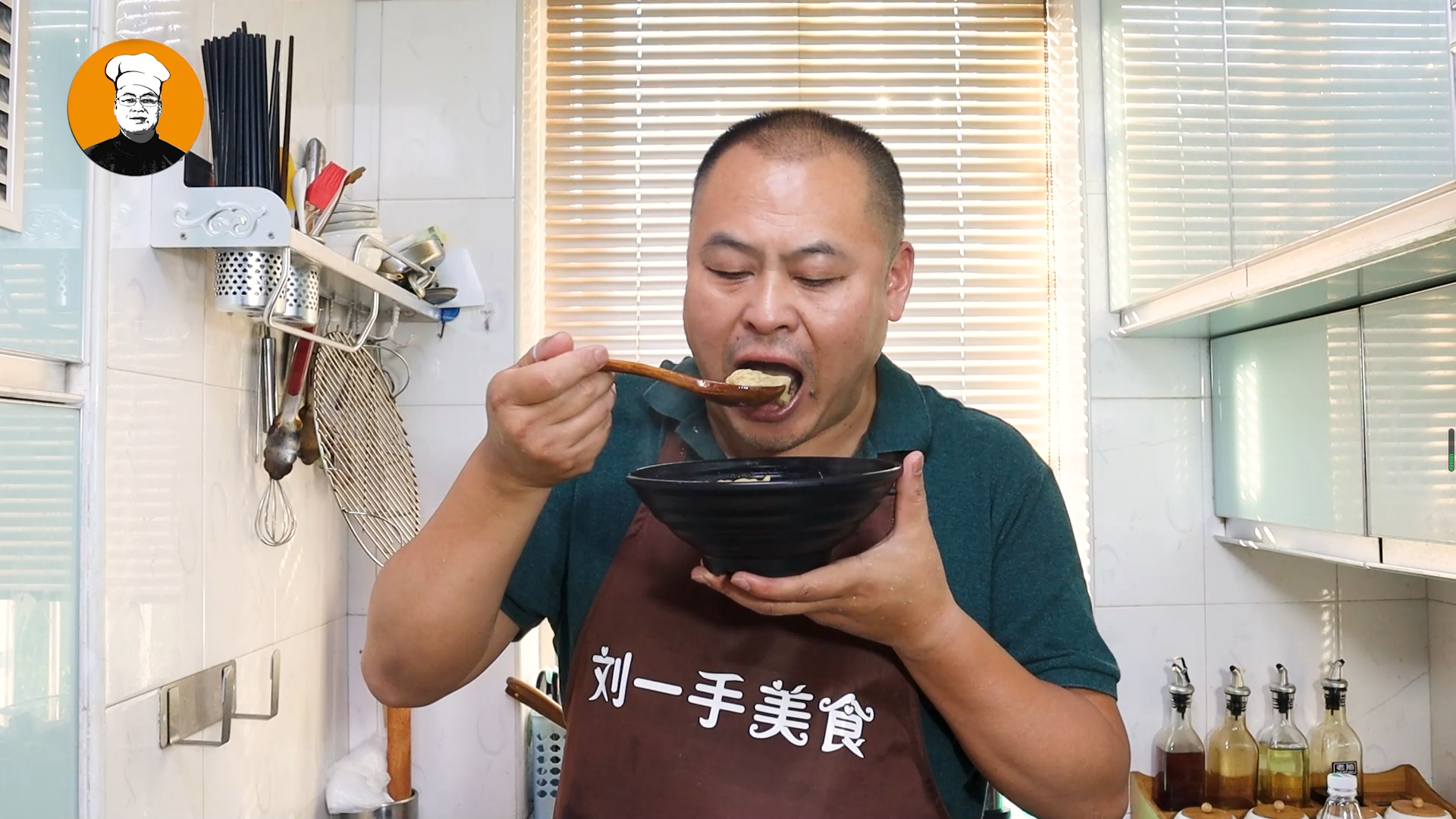 馄饨好吃的关键在调馅和汤底，饭店的秘诀告诉你，学会可以摆摊了