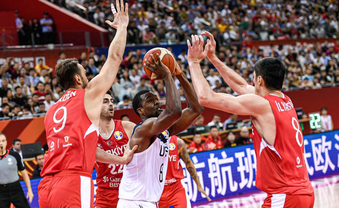 为什么nba球员打世界杯(为什么天赋平平的国际球员，能在世界杯大放异彩，而NBA球员相反)