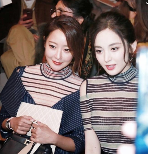 古力娜扎到底有多美？初中和同学合照仿佛是异世界乱入的仙女