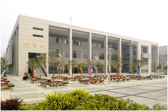 校内要乘电动车，坐拥7个“网红餐厅”，陕西这所211到底有多“大”？