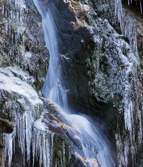 明月山雪之韵