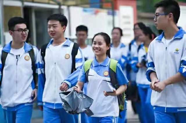 浙江一所“顶尖”高中，67人被清北录取，一本升学率为95%