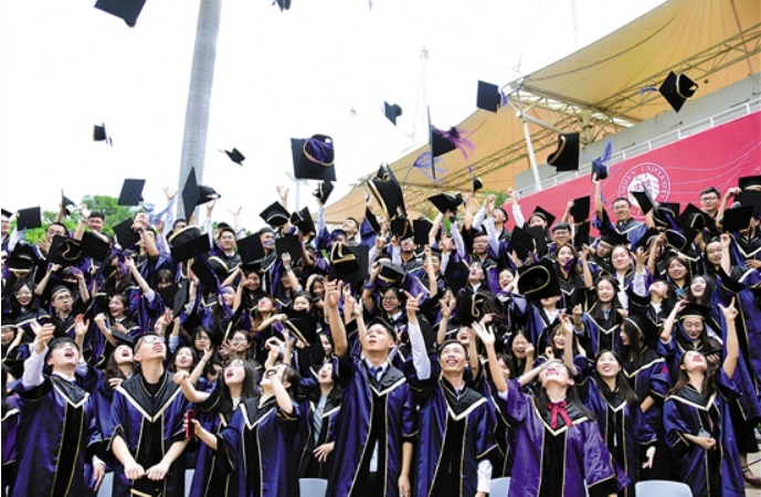 91年长沙高考状元张晓勇，清华毕业选择当保安，是无能还是无奈？