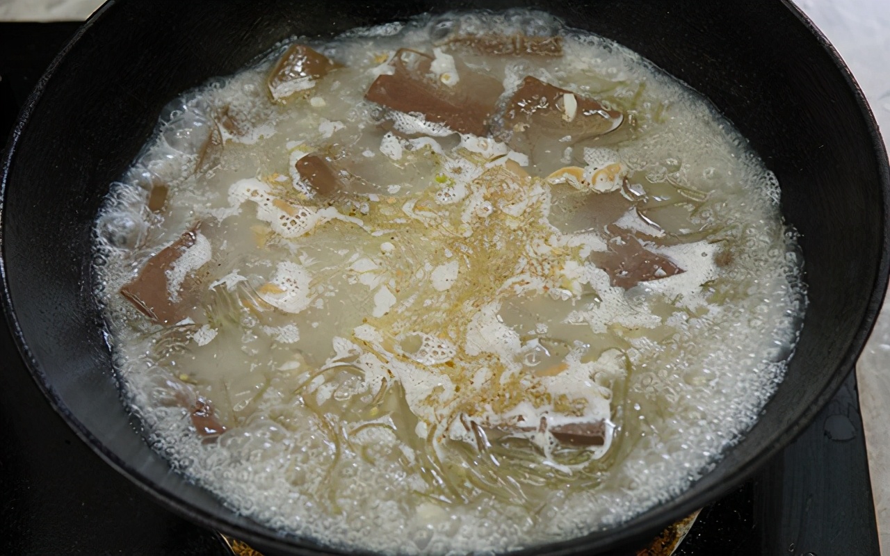 鸭血粉丝汤的做法,鸭血粉丝汤的做法视频