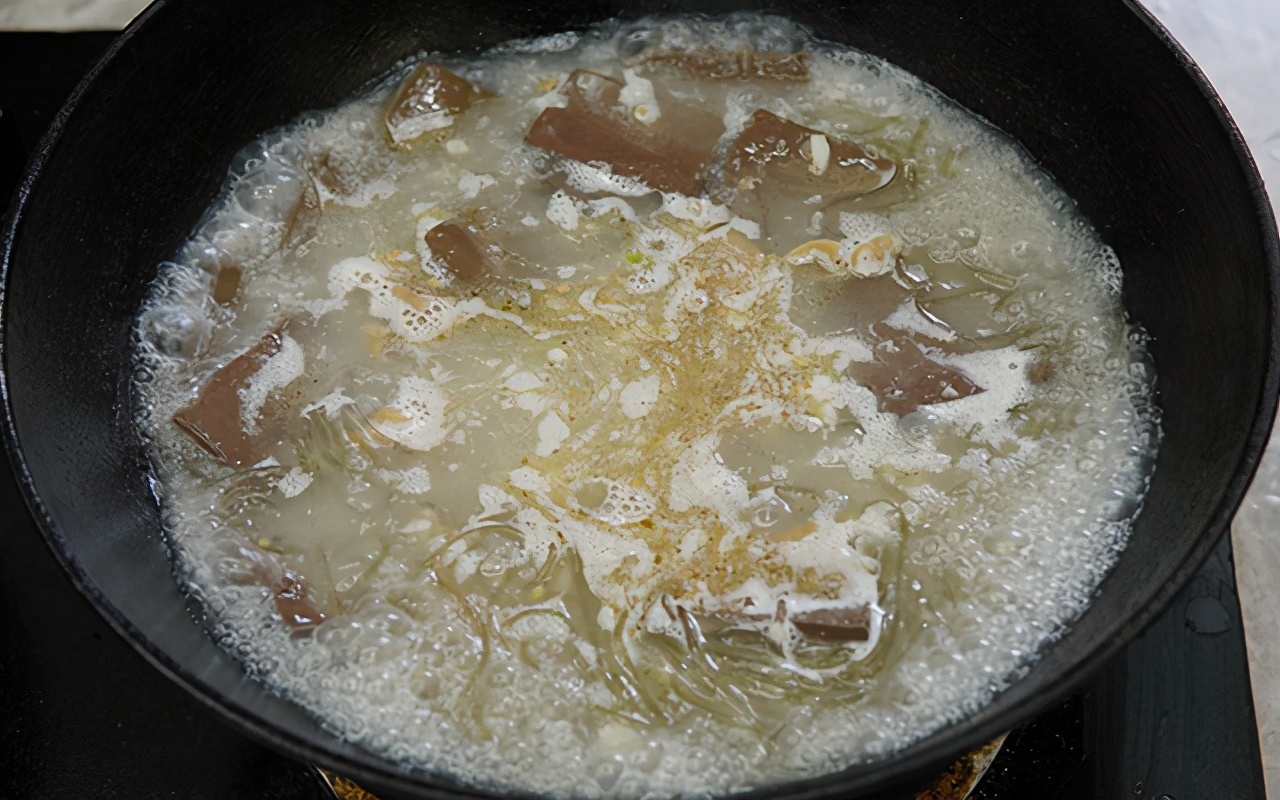 鴨血粉絲湯的做法,鴨血粉絲湯的做法視頻