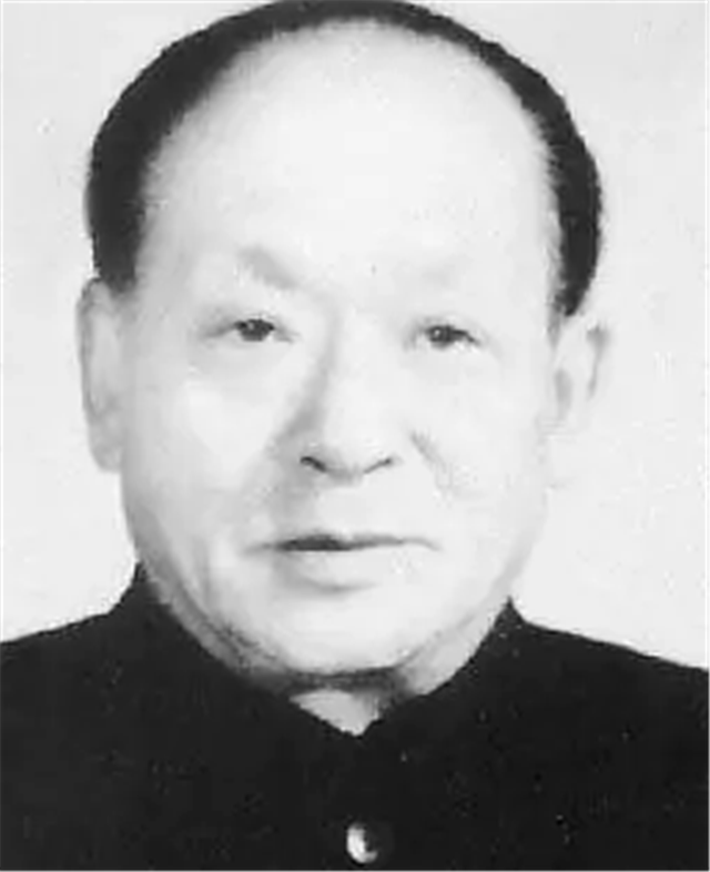 99岁老红军享受正省级医疗待遇，去世后葬礼出现1位政治局委员