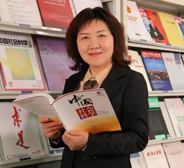 河南“超豪华”大学：占地5700亩，坐拥24个食堂，图书馆还有机器人服务！