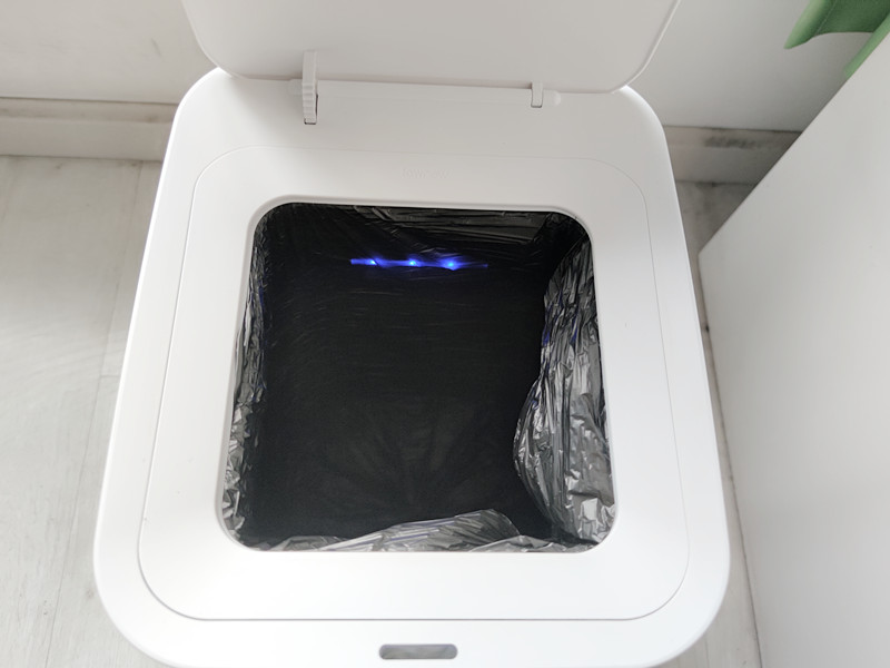 真能自动倒垃圾？科技一小步，文明一大步，拓牛智能垃圾桶T1体验