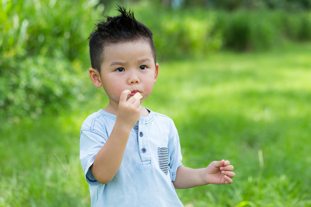 生娃前照书养，生娃后被哪些育儿知识打脸了？快被打肿了吧