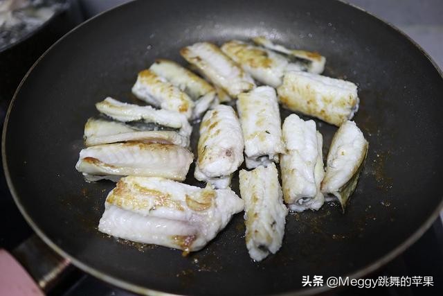 再也不吃外面的鳗鱼饭了，自己做的好吃又省钱，香嫩肥美真过瘾