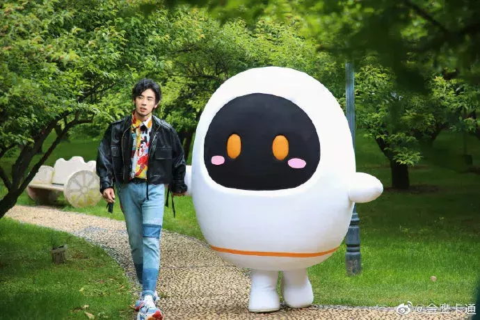 能让嘉宾一秒拾起童心的综艺,就服《人偶总动员》!